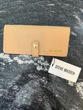 Steve Madden Beige Leather Wallet with Gold Logo, NWT